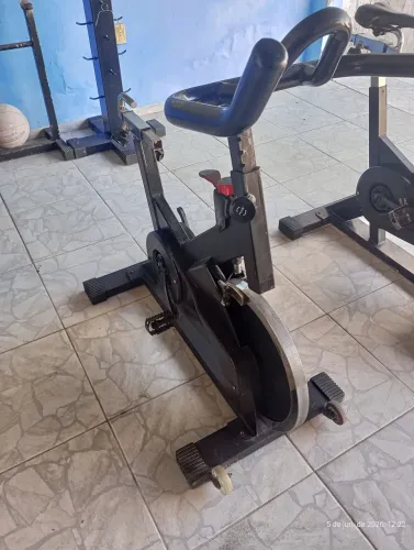 Oportunidade/Vendo duas bikes ergométrica ideal para spinning
