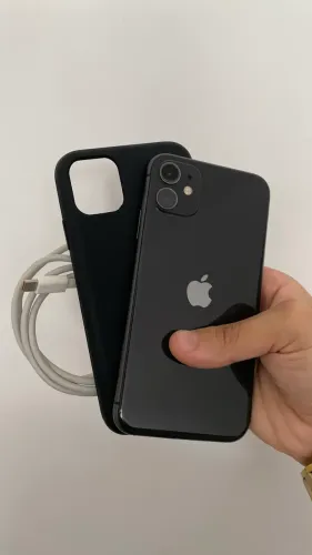 iPhone 11 - black 