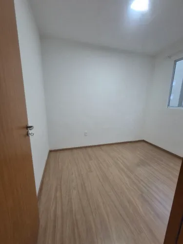 Alugo quarto para meninas