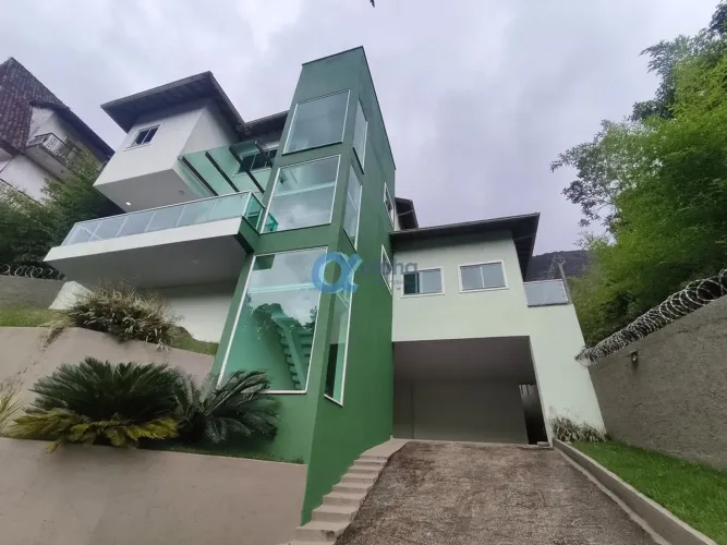 Linda Casa para Venda ou Locação - 4 quartos sendo 03 suítes - Quitandinha - Petrópolis/RJ