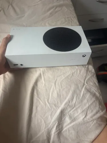 XBOX SERIES S COM DOIS CONTROLES