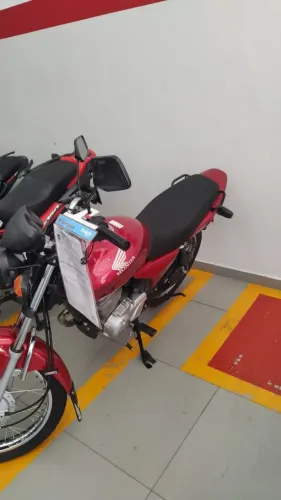Vendo Honda cg Titan ES 2008 Moto inteira, pintura zero, pneu novos relação nova só pegar