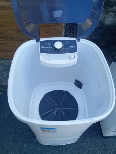 Máquina de lavar roupa zerada