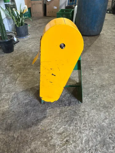 Raspador limpador de cana Maqtron com motor WEG