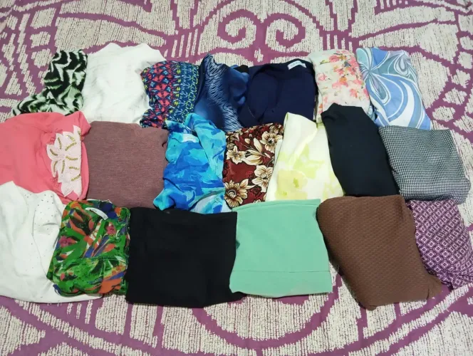 Lote de roupas para brechó com 20 peças mais 2 de brinde tm GG