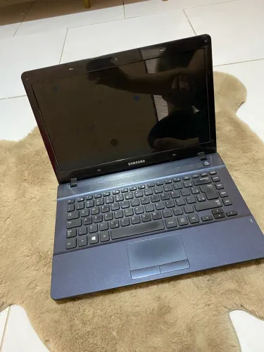 Notebook Samsung NP270E4E (linha ATIV Book 2)