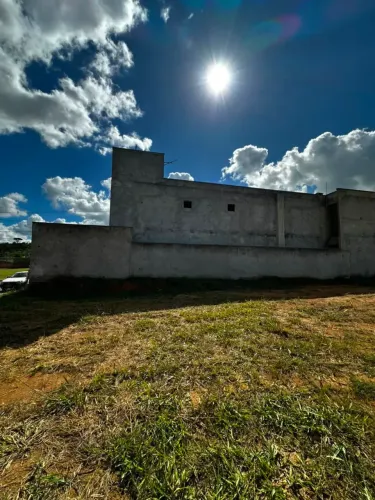 Lote de 250m² - Villa Suíça - Plano - Rua pouco movimentada