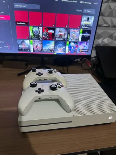 Xbox One S 1TB 2 controles