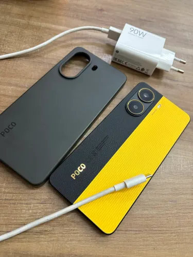 Smartphone POCO X7 Pro (Versão Global) 256GB / 8GB RAM - Amarelo + Carregador Original 90W
