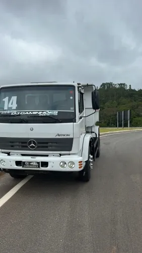 MB 1719 caçamba