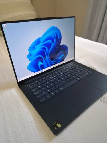 Notebook Lenovo Yoga 7x 32GB 1TB Snapdragon X Elite