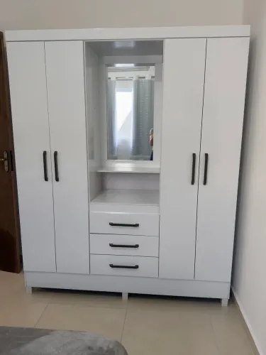 Roupeiro guarda roupa casal impecável sem nenhuma avaria