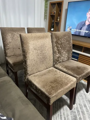 Conjunto de Cadeiras de Madeira Maciça Estofadas