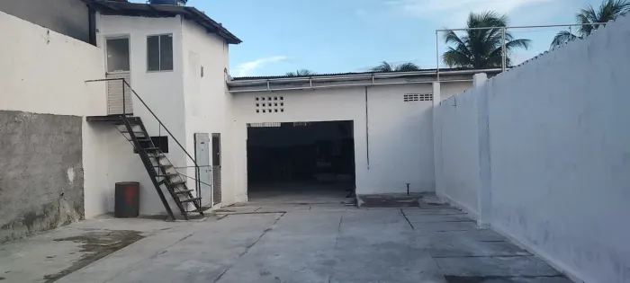 Alugo  Galpão em camaçari 