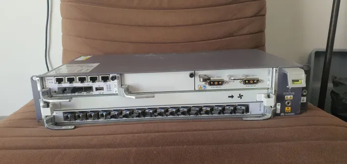 OLT Huawei com fonte JFA GPON fibra óptica
