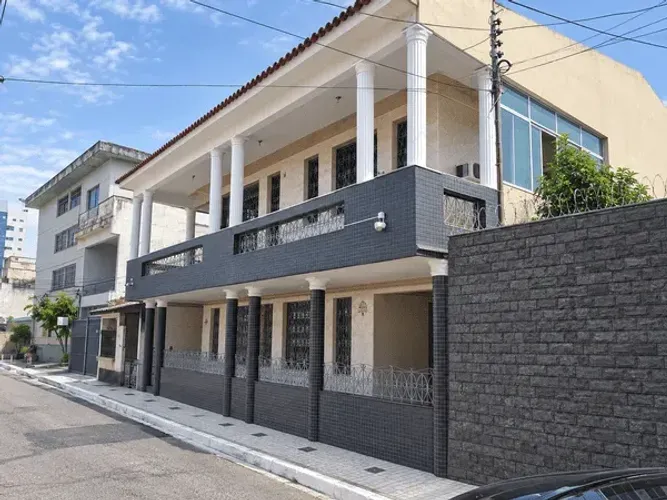 Aluga-se imóvel comercial, Bairro Campina, em Belém-PA.