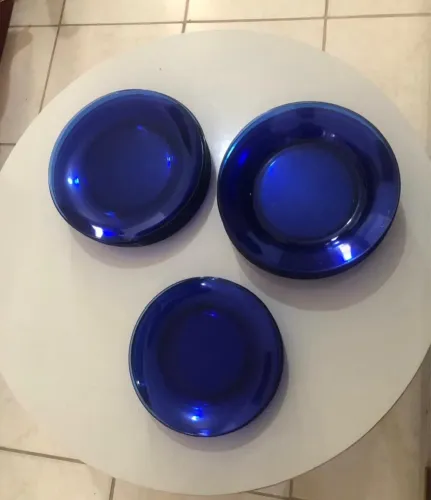 Jogo de pratos azul