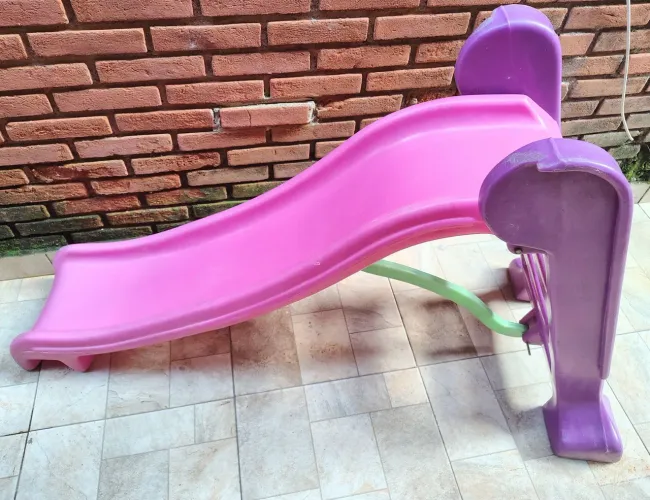 Escorregador infantil