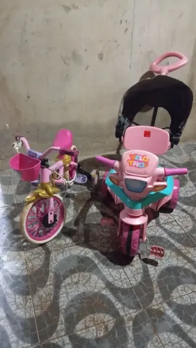 Carrinho e bicicleta infantil