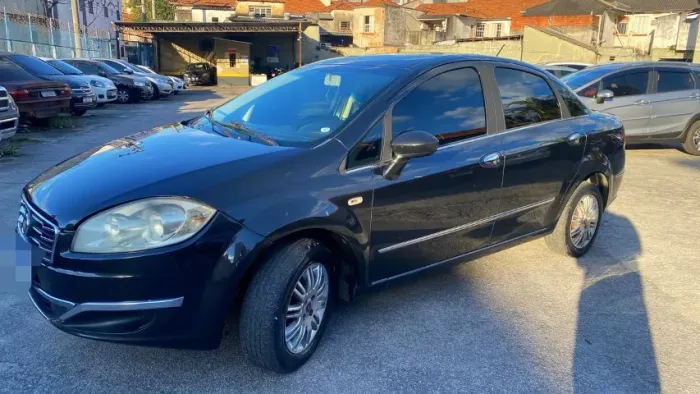 Fiat Linea Essence 1.8 Flex 16V 4P 2015