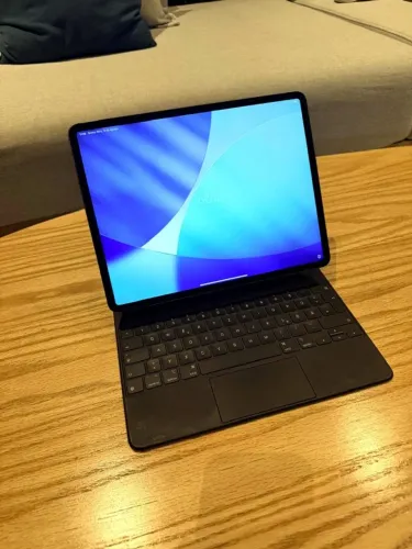 iPad Pro 12,9? 4ª Geração 256GB Wi-Fi + Cellular + Magic Keyboard Original