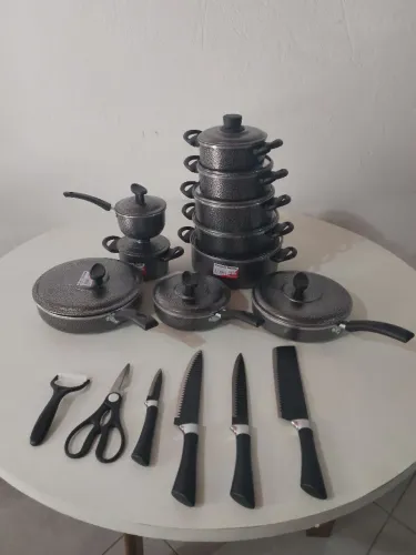 Kit com 9 panelas mais jogo de faca de brinde