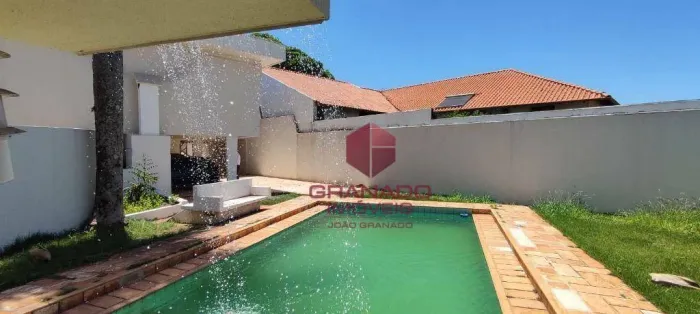 Casa com 3 dormitórios para alugar por R$ 6.200,00/mês - Zona 05 - Maringá/PR