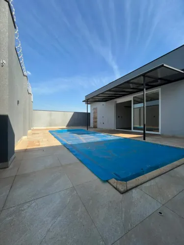 Casa Térrea de Alto Padrão à Venda no Solar Primavera, Piratininga/SP
