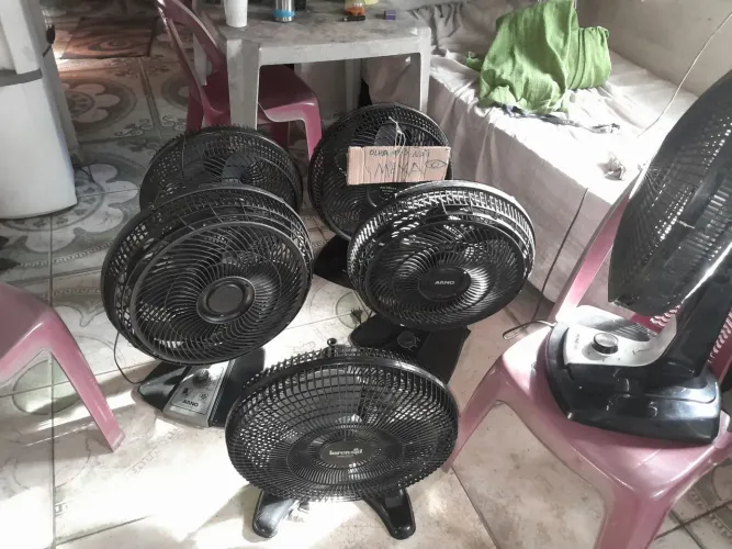 Vendo cada um ventilador 130 tem Britânia e arno e lorin sid