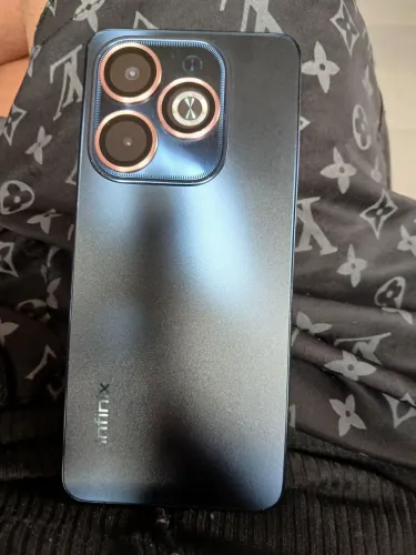 Vendo esse celular hot 40i