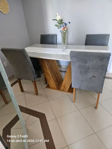 Vende se mesa Jantar com 6 cadeiras