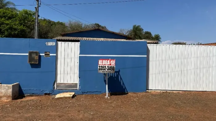 Casa em Bandeirantes - Alugar - R$ 1.000,00