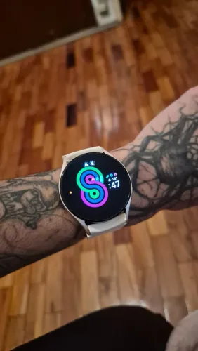 Samsung Galaxy Watch4 40mm Rose Gold (SM-R860) - Excelente estado / Pouquíssimo uso