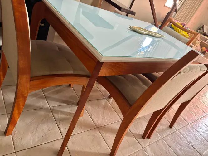 Vendo mesa madeira maciça