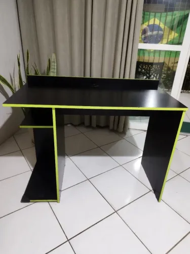 Mesa gamer usada