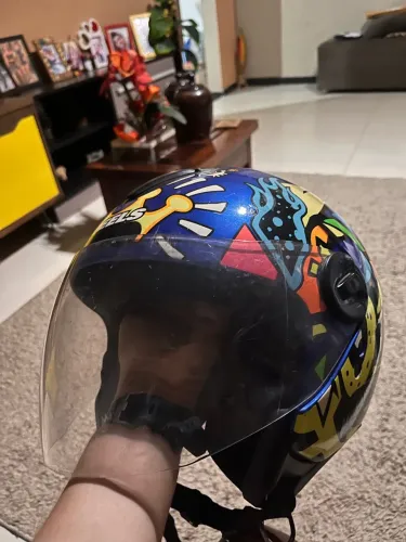 Capacete peels