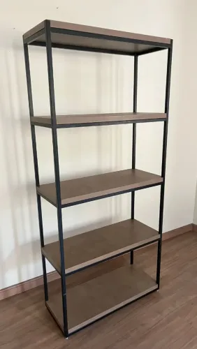Estante Prateleira/Expositor em Metalon + MDF Couro Duratex - Quase Nova