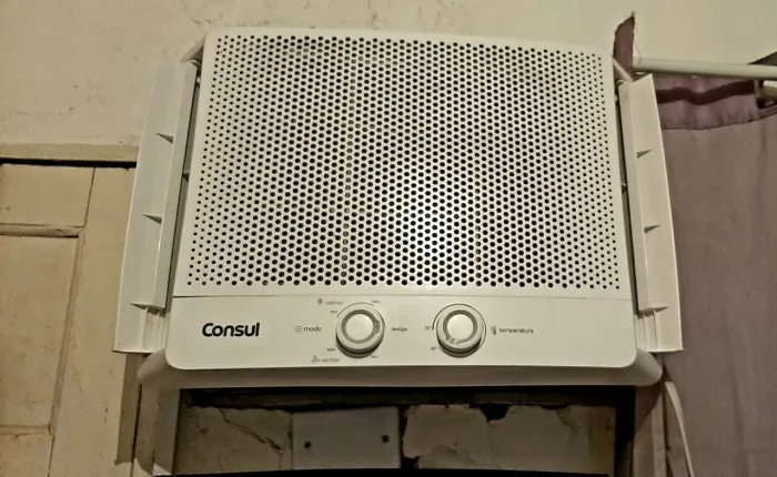 AR CONDICIONADO JANELA CONSUL 10000 BTUS