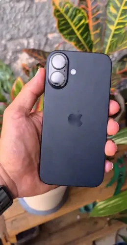iPhone 16