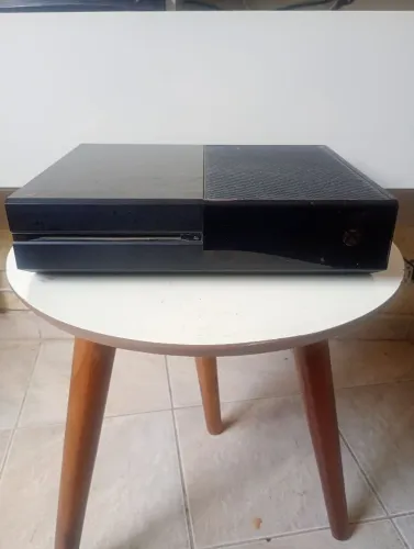 Xbox one pouquíssimo usado