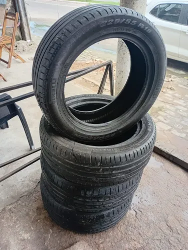 Vendo 4 Pneus 255/55 R18