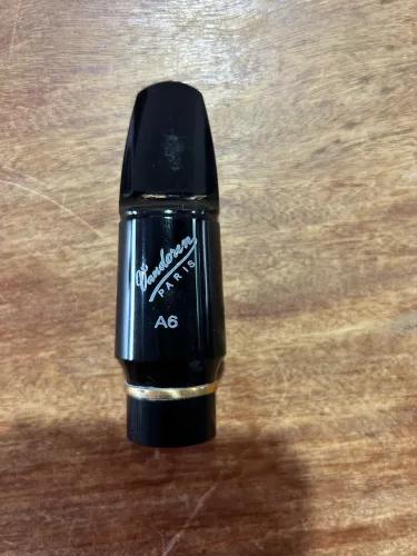 Boquilha Sax Alto Vandoren V16 - A6 (seminova)