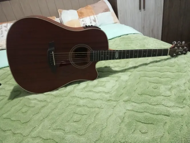 Vende-se violão Strinberg SD 201 usado porém bem conservado