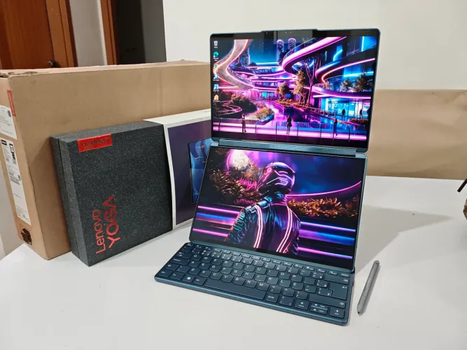 Notebook Duas telas OLED 2.8K - Yoga Book 9i i7 1355U, 16GB RAM LPDDR5X e 1TB SSD!