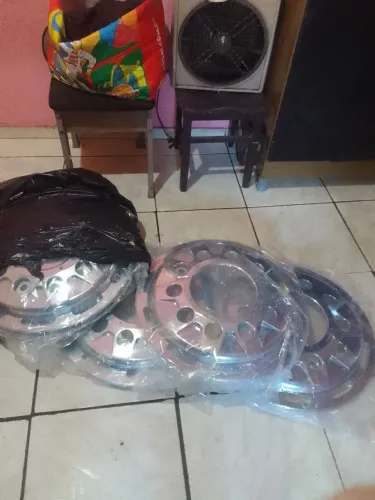 Vende-se calotas de caminhões Aro 17