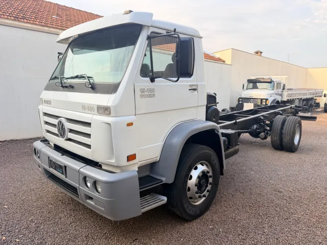 Vw 15.180 raridade 2011/2011 com 200 mil km