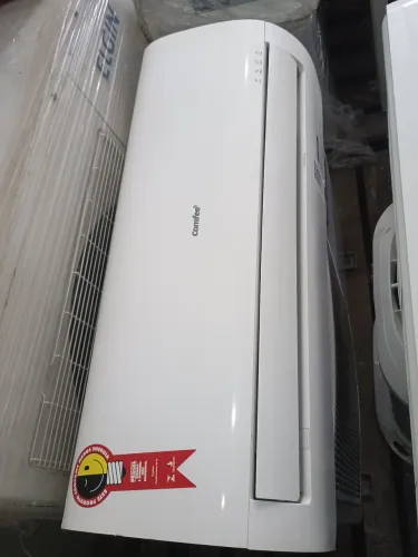 Split 9000 BTU com gás no sistema