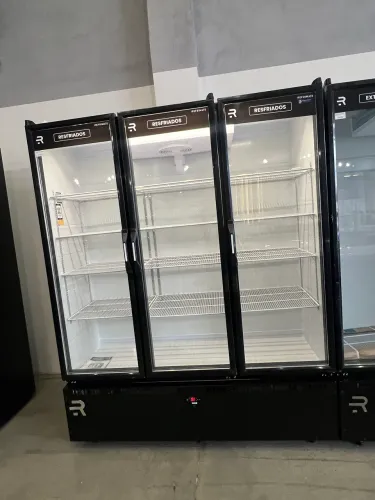 Geladeira expositora 3 portas frios, laticínios e bebidas não alcoólicas- pronta entrega 