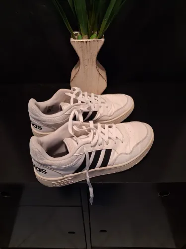Tênis Adidas
