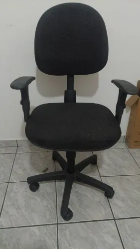 Cadeira giratória com regulagem altura
